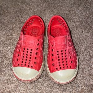 Toddler size 4 red natives